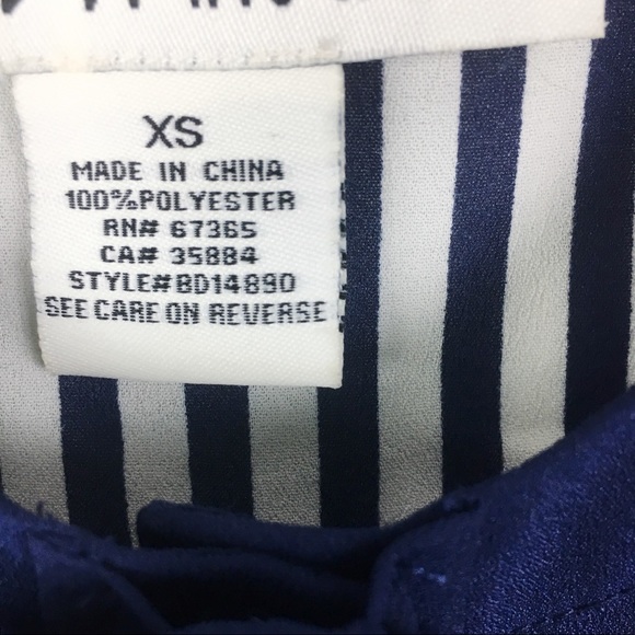 BB‎ Dakota Size XS Extra Small Navy Blue & White Striped Sleeveless Top Shirt - Picture 4 of 6